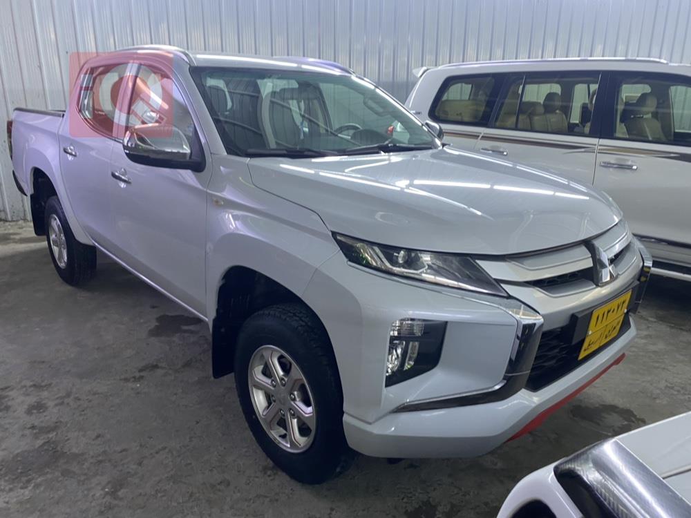 میتسوبیشی L200